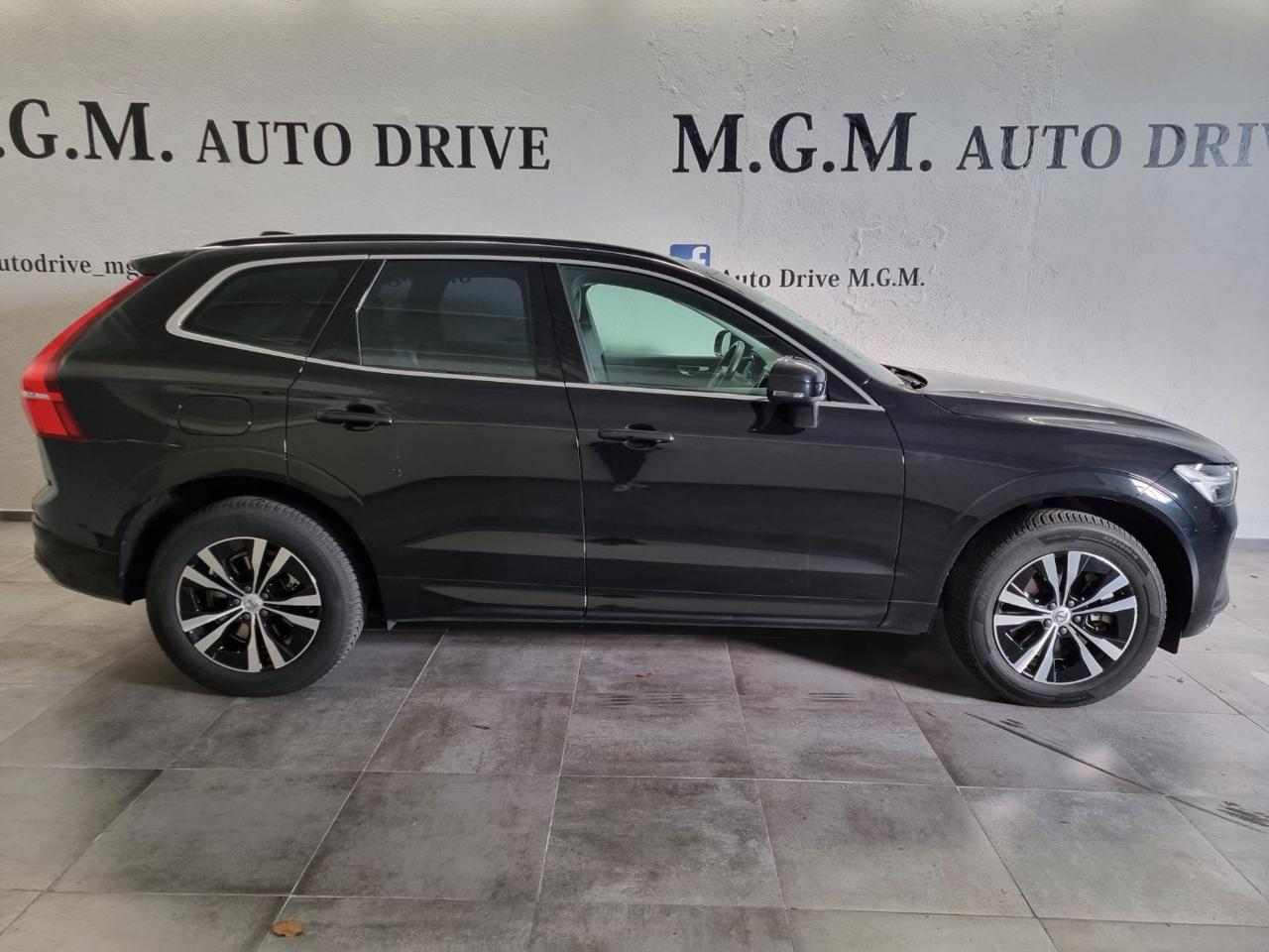 VOLVO XC60 B5 (d) AWD Geartronic Momentum Pro - 2