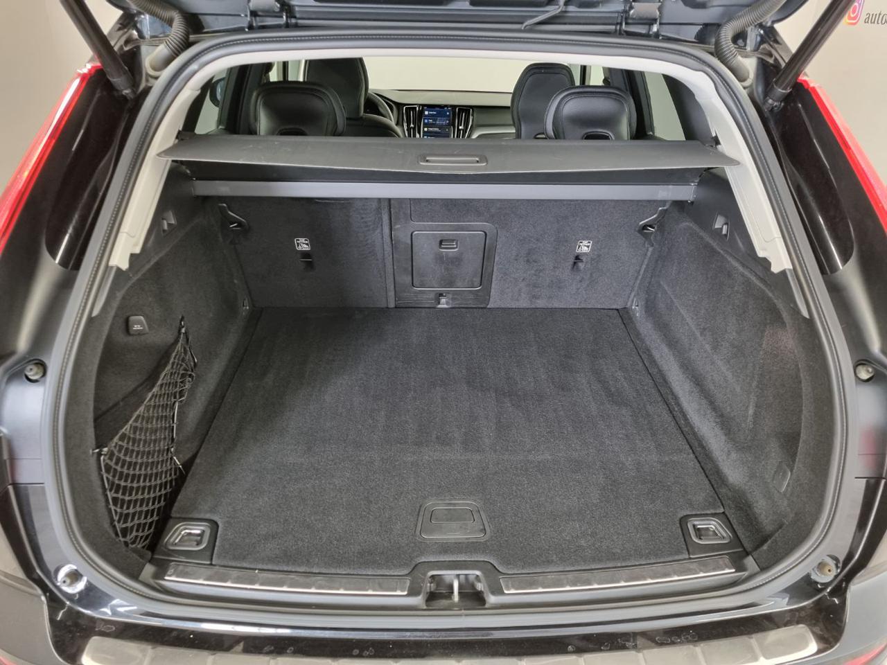 VOLVO XC60 B5 (d) AWD Geartronic Momentum Pro - 17