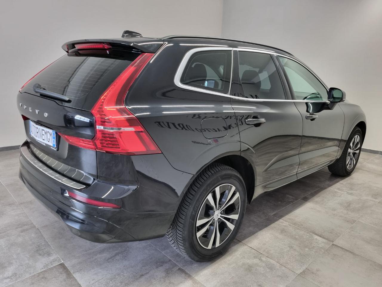 VOLVO XC60 B5 (d) AWD Geartronic Momentum Pro - 23