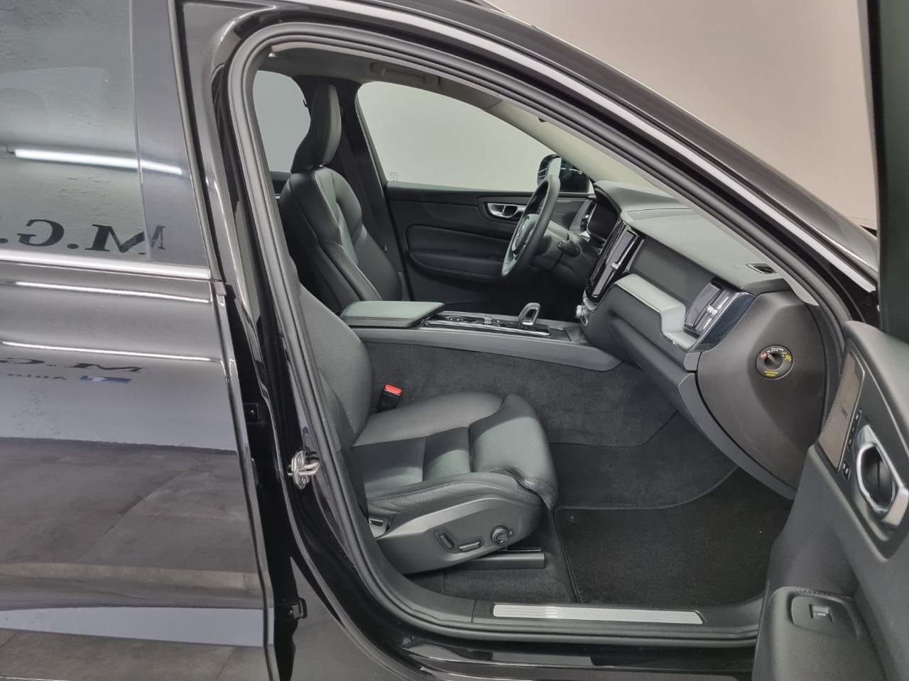 VOLVO XC60 B5 (d) AWD Geartronic Momentum Pro - 10