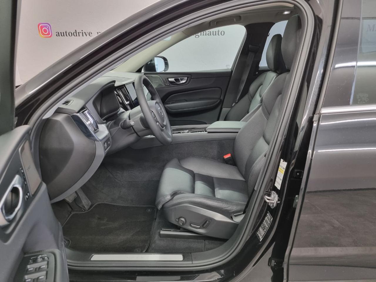 VOLVO XC60 B5 (d) AWD Geartronic Momentum Pro - 9