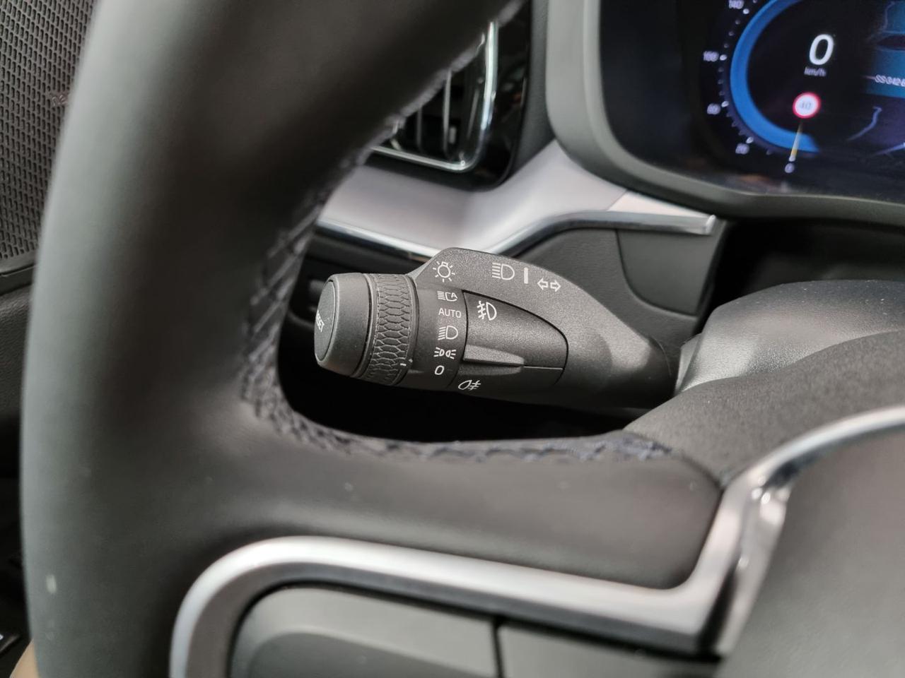 VOLVO XC60 B5 (d) AWD Geartronic Momentum Pro - 22