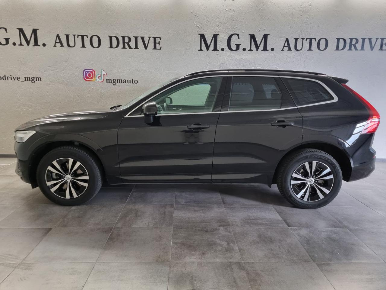 VOLVO XC60 B5 (d) AWD Geartronic Momentum Pro - 2