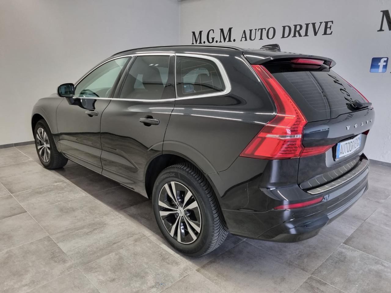 VOLVO XC60 B5 (d) AWD Geartronic Momentum Pro - 28