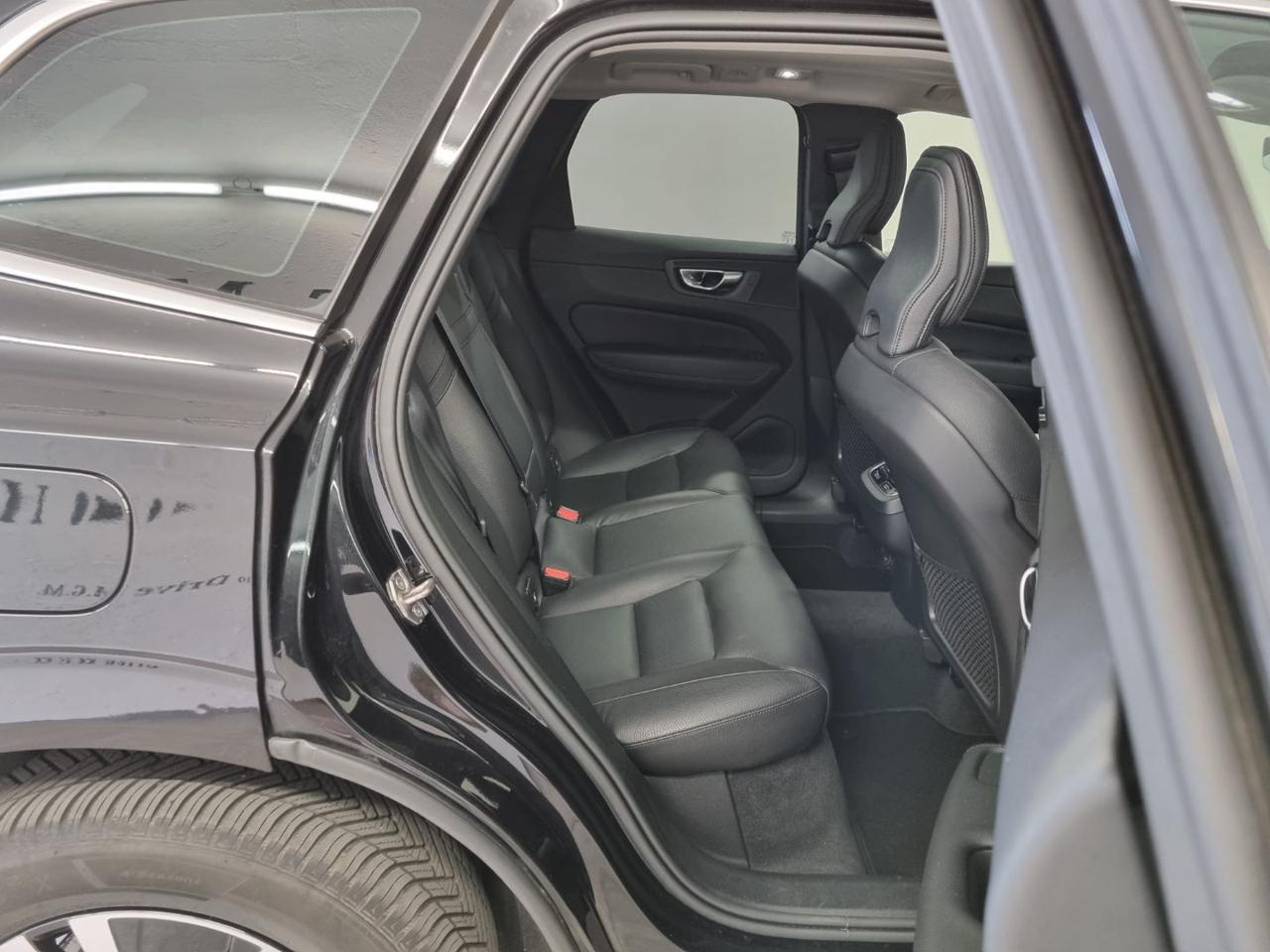 VOLVO XC60 B5 (d) AWD Geartronic Momentum Pro - 30