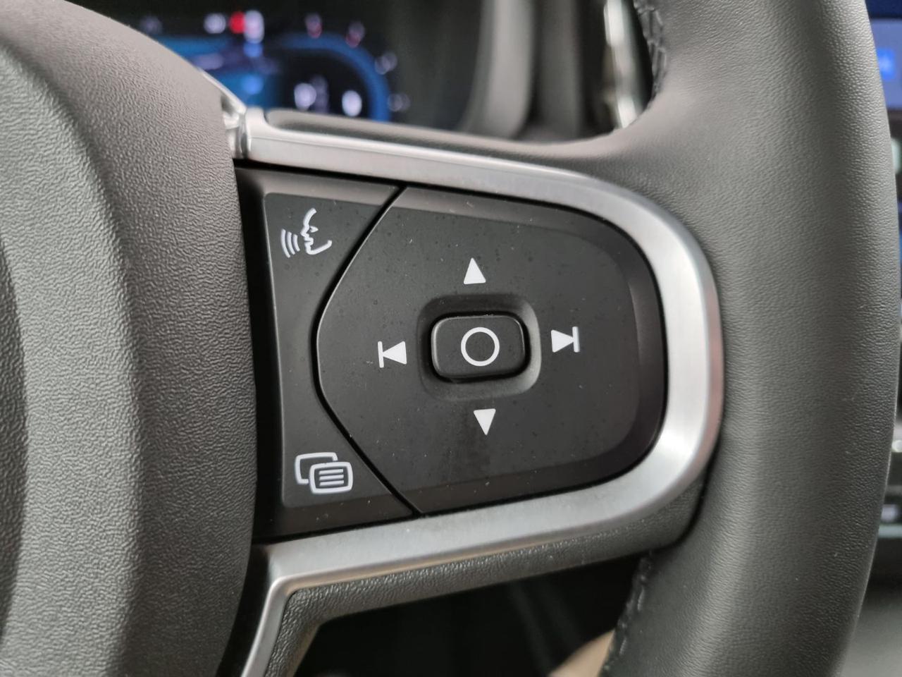VOLVO XC60 B5 (d) AWD Geartronic Momentum Pro - 20