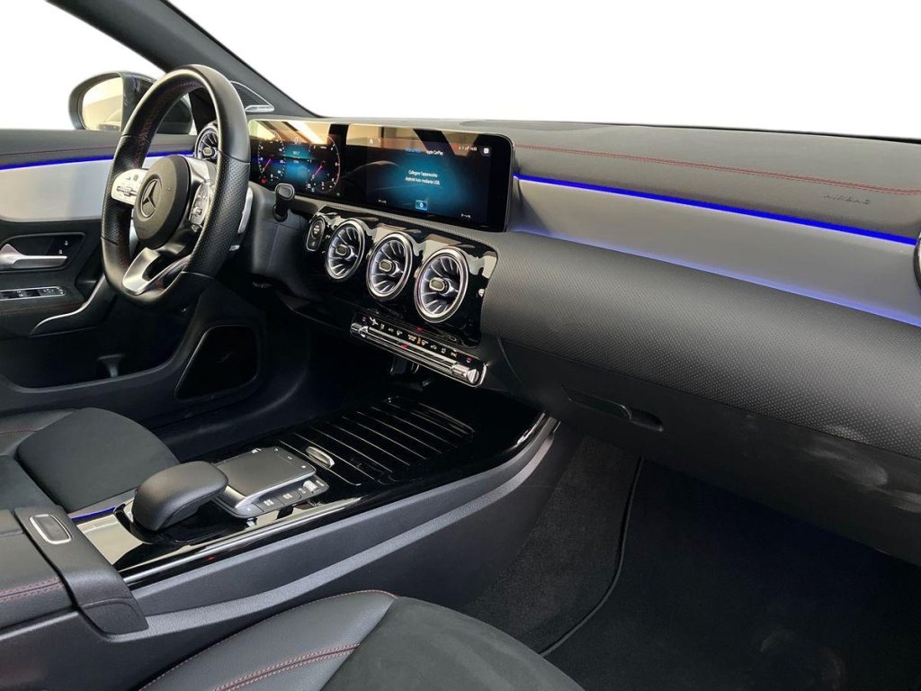 MERCEDES-BENZ CLA 200 d Automatic Shooting Brake Premium Night - 16