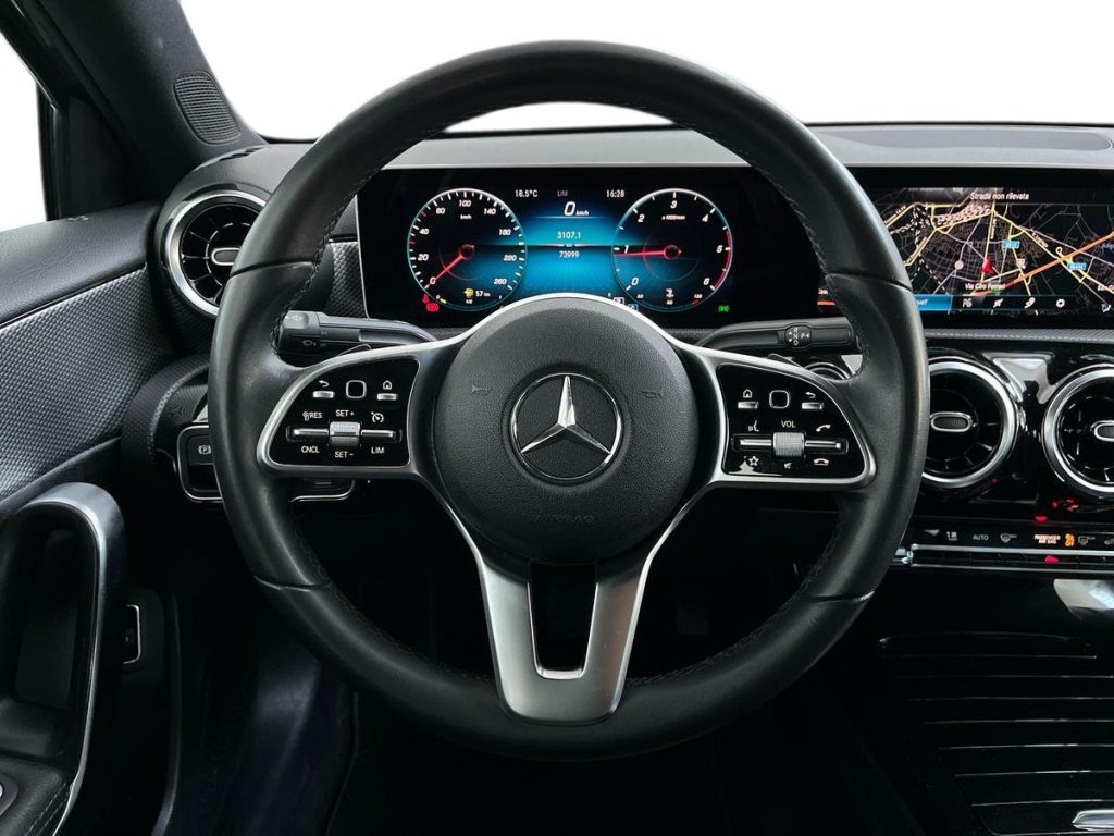 MERCEDES-BENZ A 180 d Automatic Sport Sedan - 11