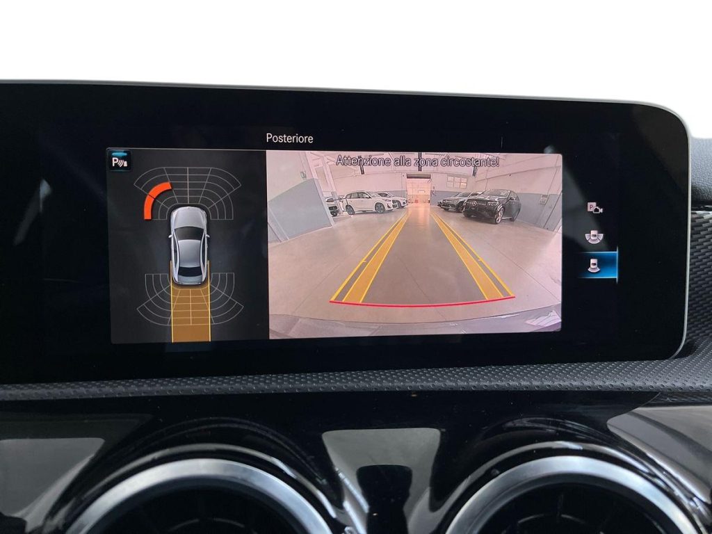 MERCEDES-BENZ A 180 d Automatic Sport Sedan - 12