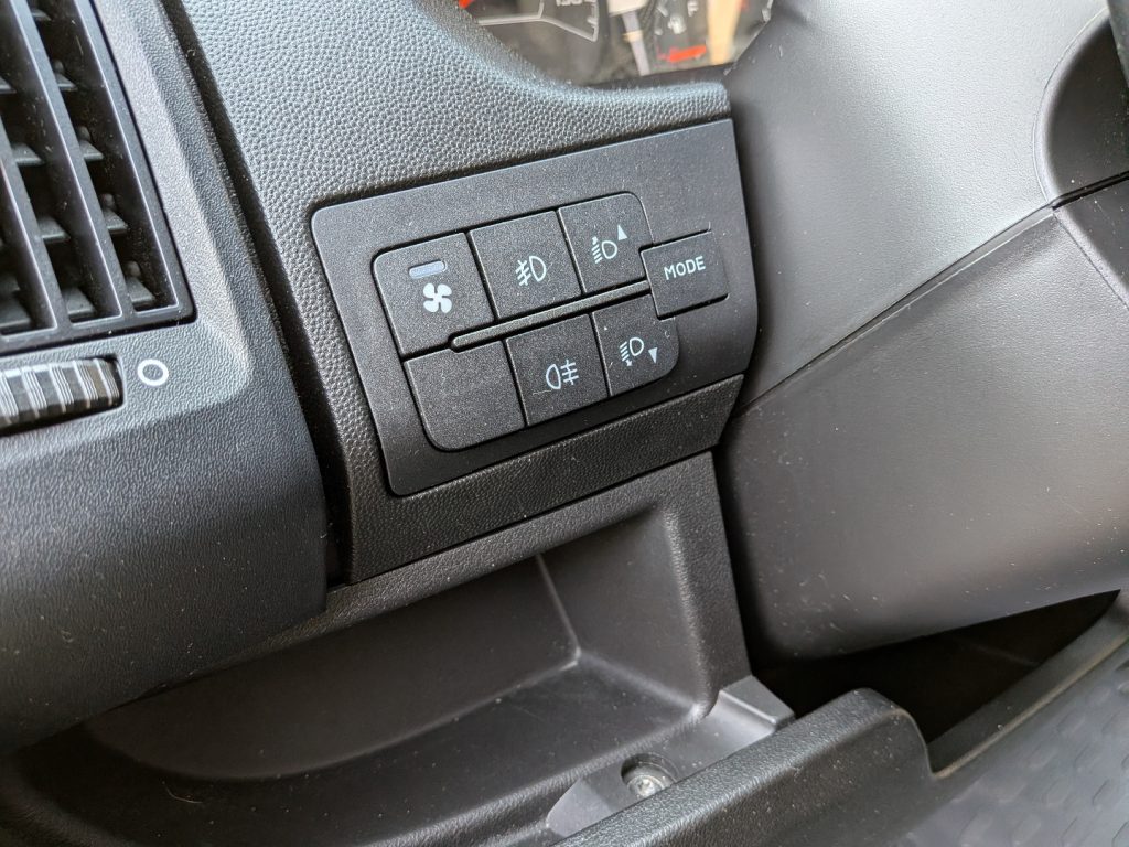 PEUGEOT Boxer 2.0 BlueHDi PC-TN Combi  9 posti - 10