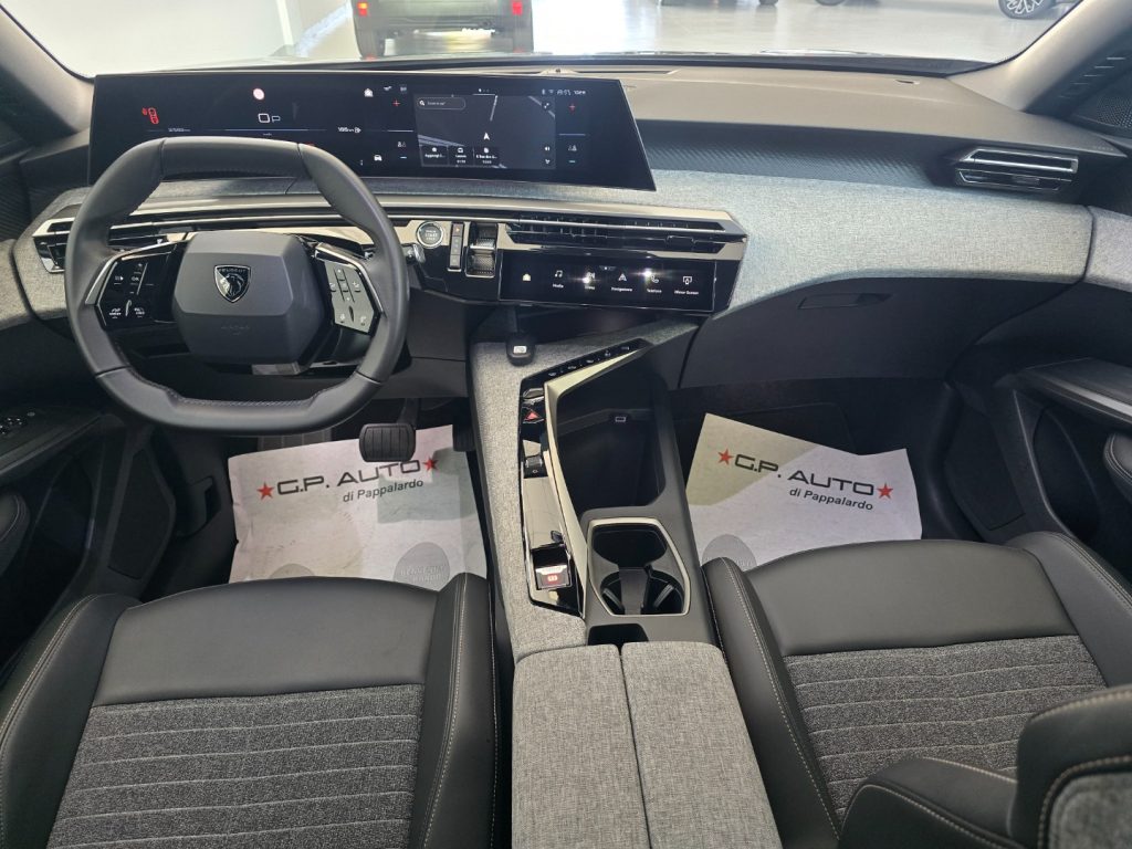 PEUGEOT 3008 Hybrid 145CV e-DCS6 Allure - 9