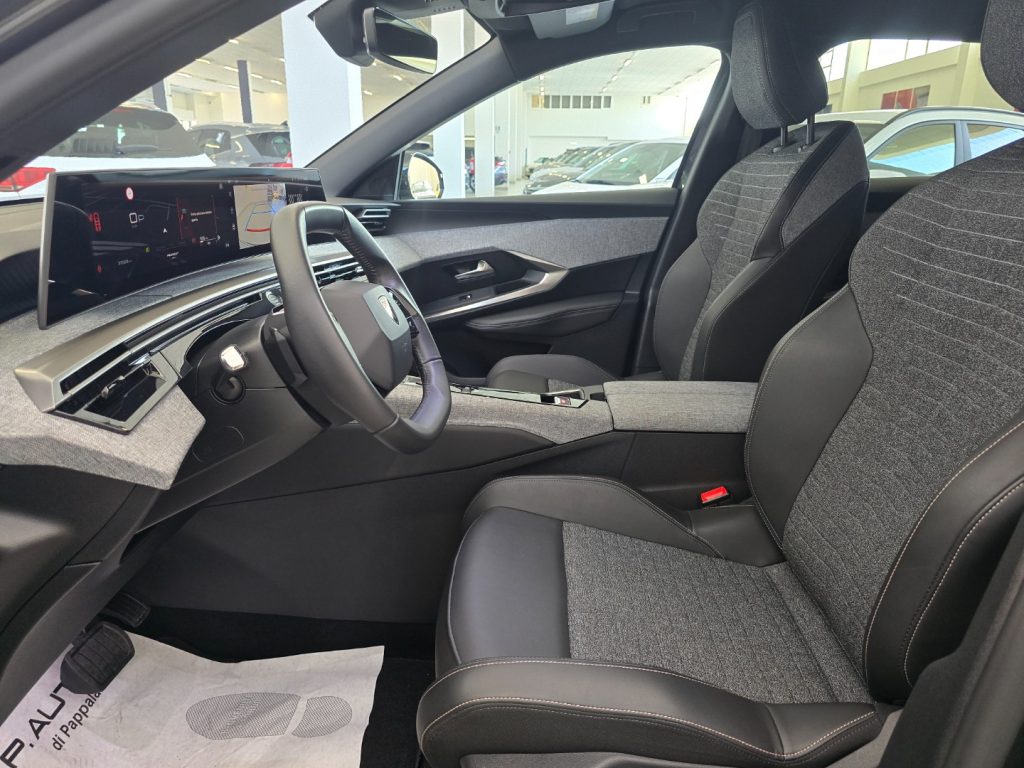 PEUGEOT 3008 Hybrid 145CV e-DCS6 Allure - 20