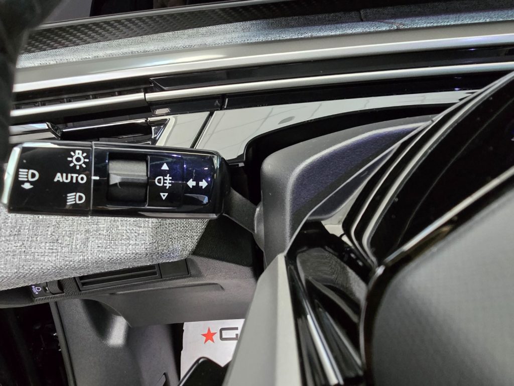 PEUGEOT 3008 Hybrid 145CV e-DCS6 Allure - 15