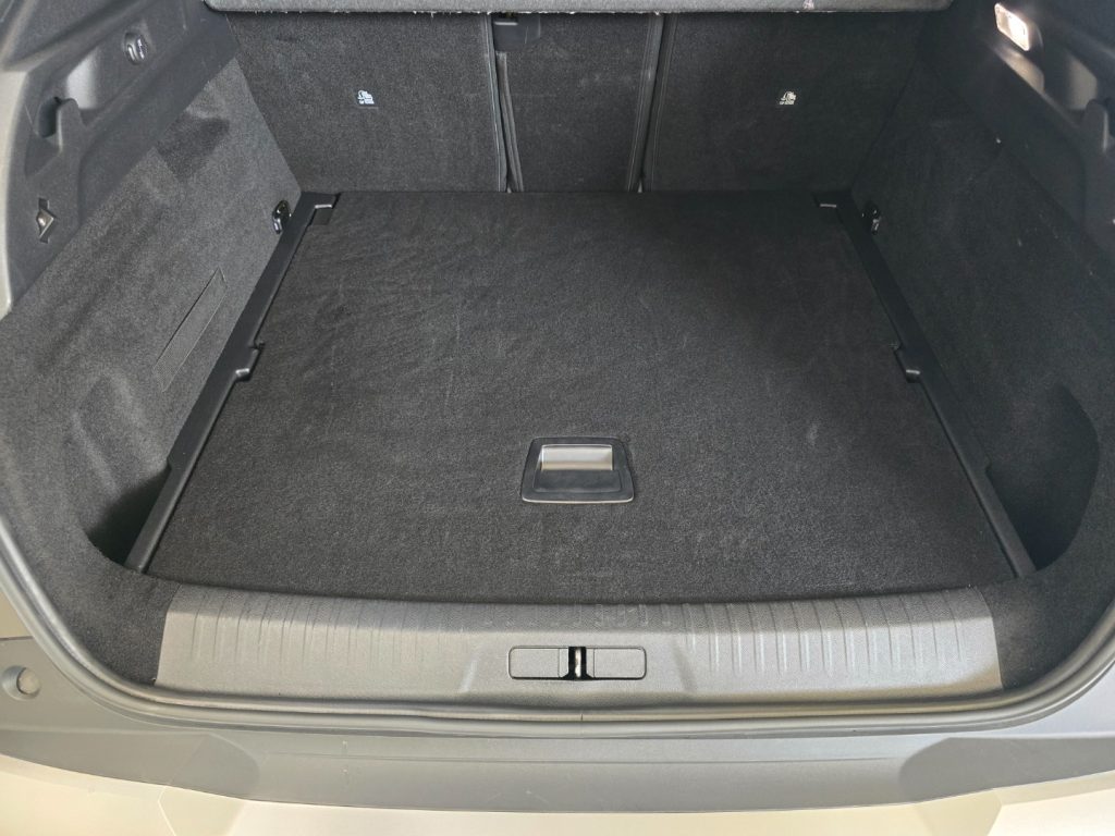 PEUGEOT 3008 Hybrid 145CV e-DCS6 Allure - 8