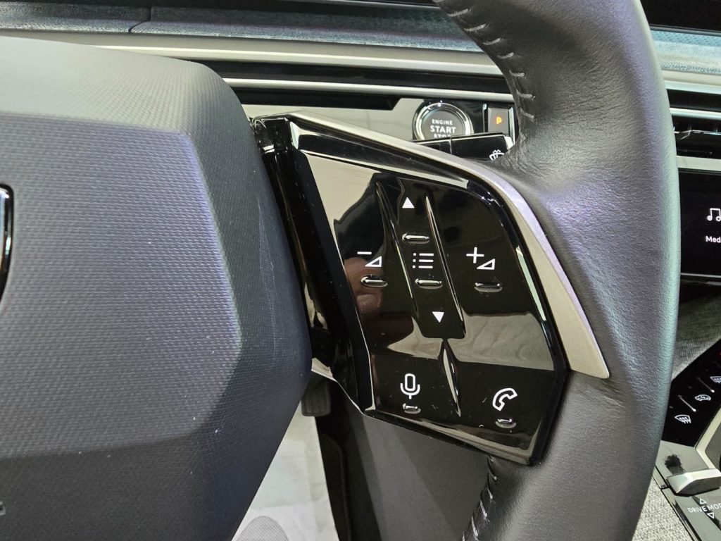 PEUGEOT 3008 Hybrid 145CV e-DCS6 Allure - 13