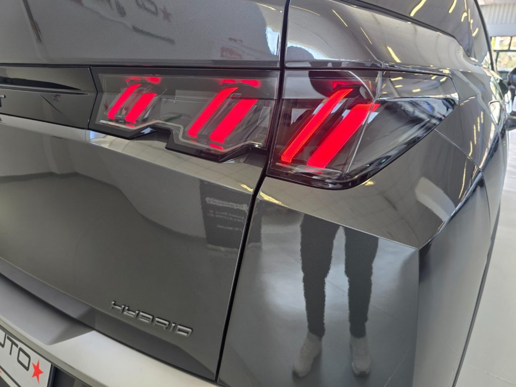 PEUGEOT 3008 Hybrid 145CV e-DCS6 Allure - 26