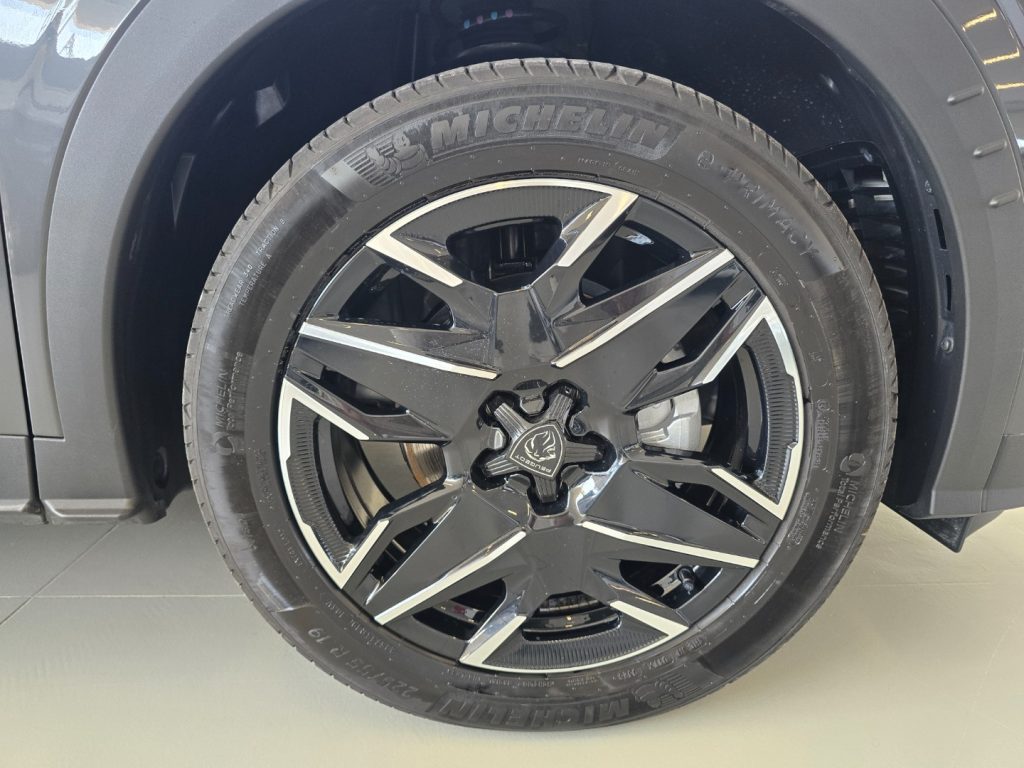 PEUGEOT 3008 Hybrid 145CV e-DCS6 Allure - 28