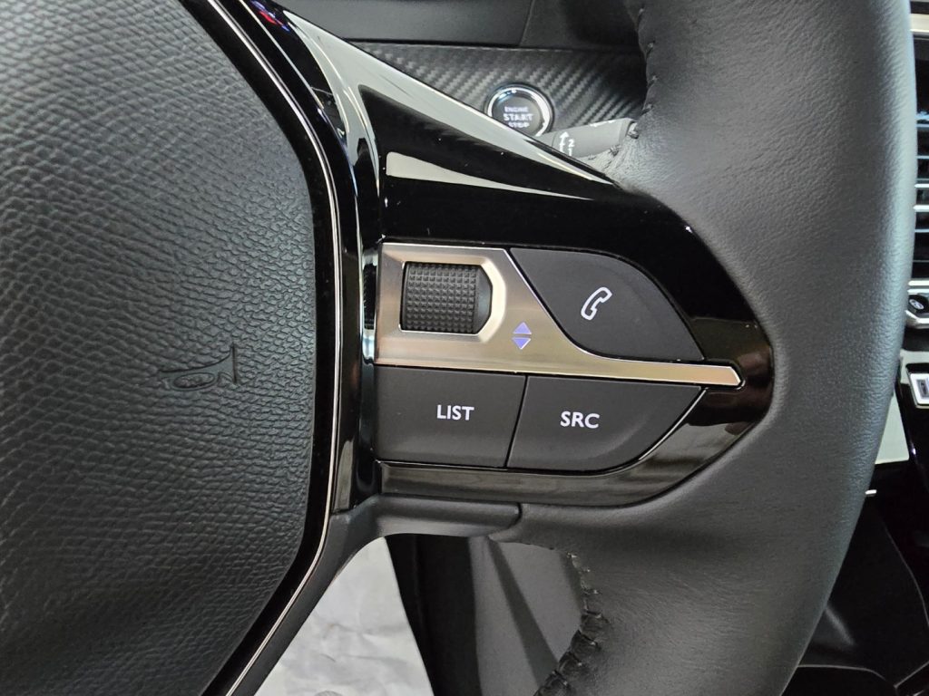 PEUGEOT 2008 PureTech 100 S&S Allure - 13