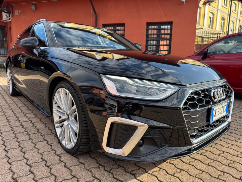 AUDI A4 Avant 40 TFSI S tronic S-line Edition - 3