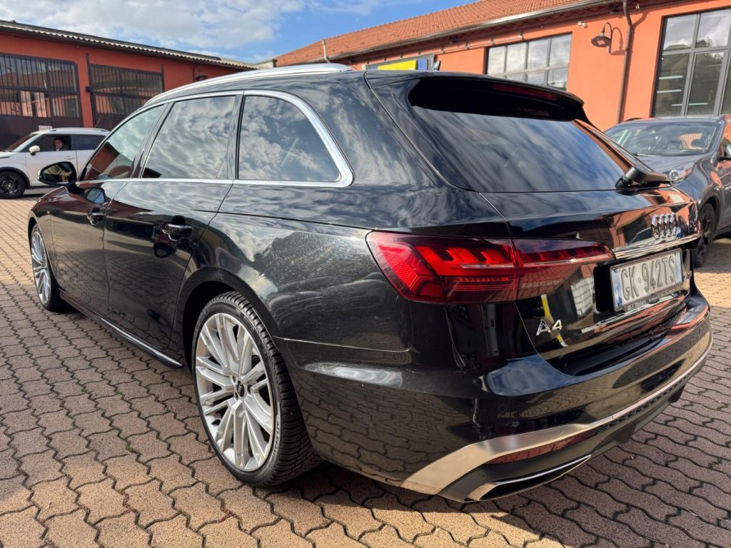 AUDI A4 Avant 40 TFSI S tronic S-line Edition - 19