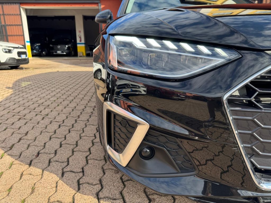 AUDI A4 Avant 40 TFSI S tronic S-line Edition - 4