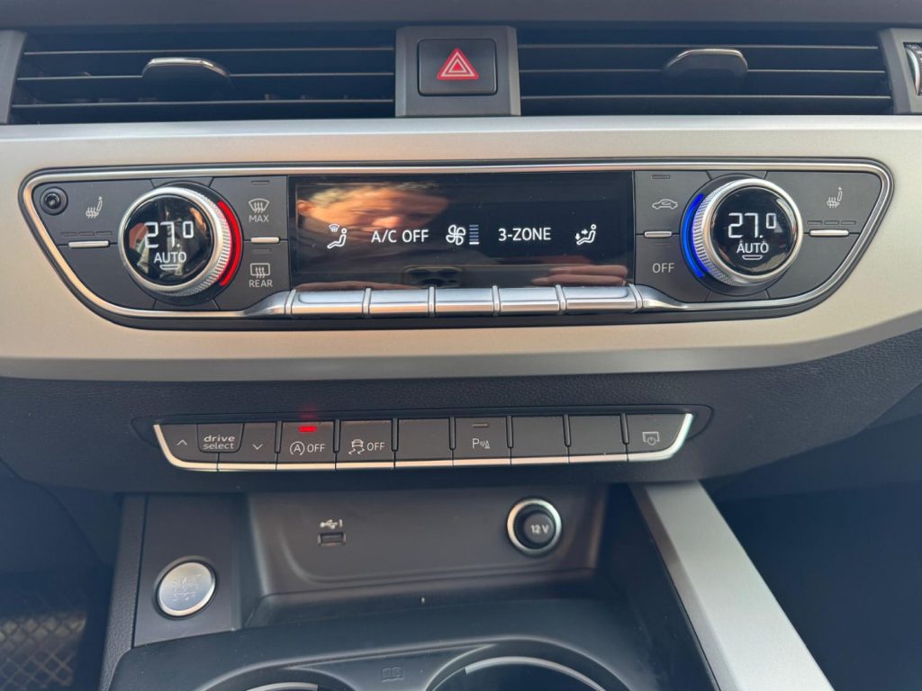 AUDI A4 Avant 40 TFSI S tronic S-line Edition - 12