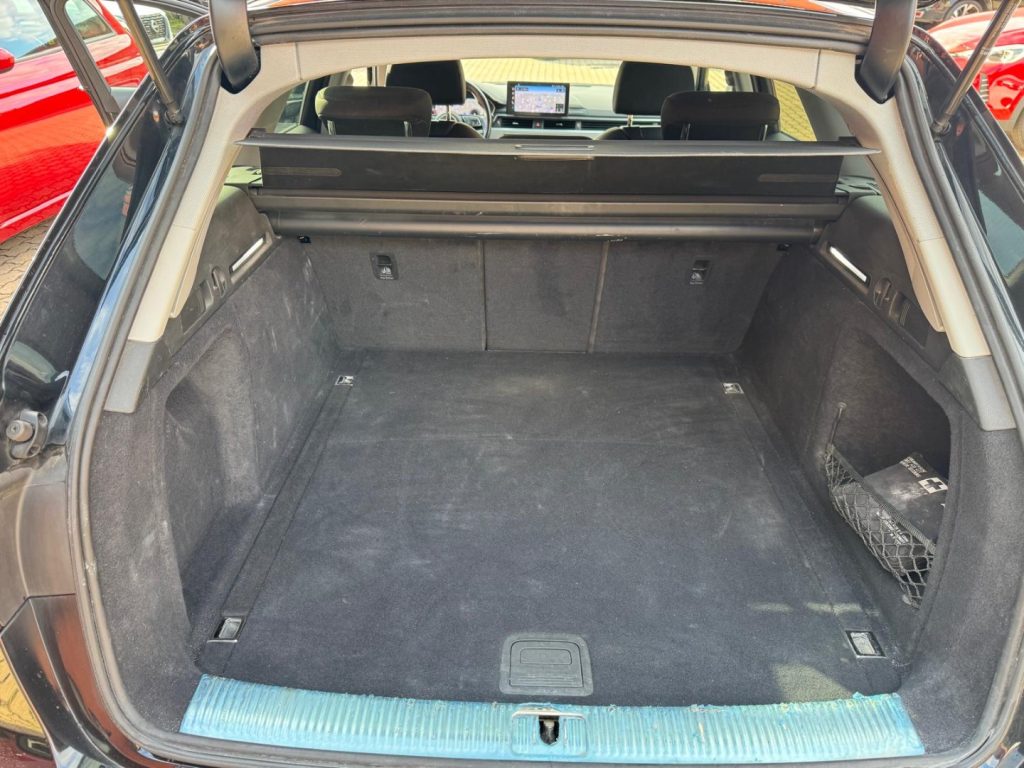 AUDI A4 Avant 40 TFSI S tronic S-line Edition - 17