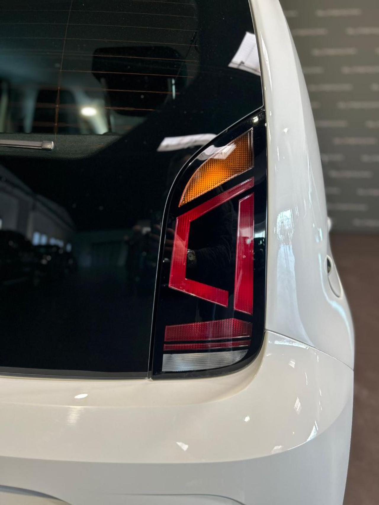 VOLKSWAGEN up! 1.0 5p. EVO sport up! BlueMotion Technology - 6