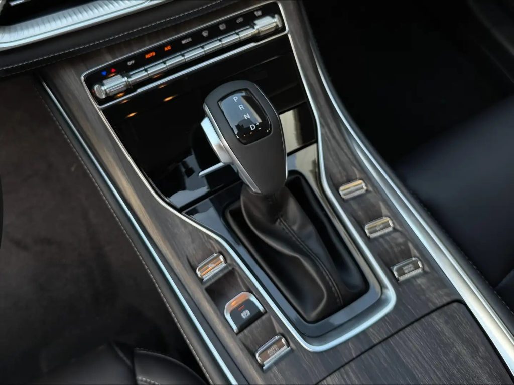 DFSK Glory 600 1.5 i 177 Cv Automatico 7 Posti Pelle - 8