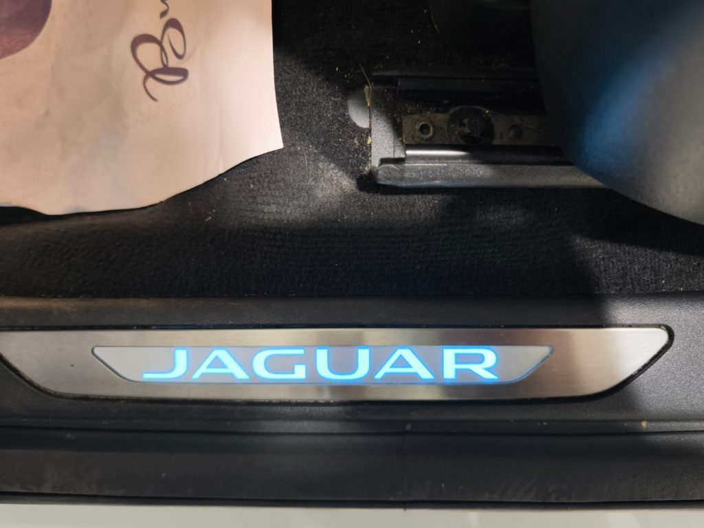 JAGUAR E-Pace 1.5 I3 160 CV Auto R-Dynamic Unico Propr. - 24