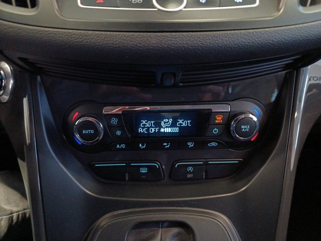 FORD Kuga Kuga 2.0 tdci Titanium 4wd s&s 150cv powershift E6 - 14