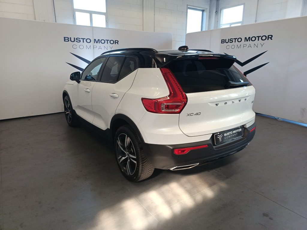 VOLVO XC40 XC40 1.5 t3 R-design 156cv - 4