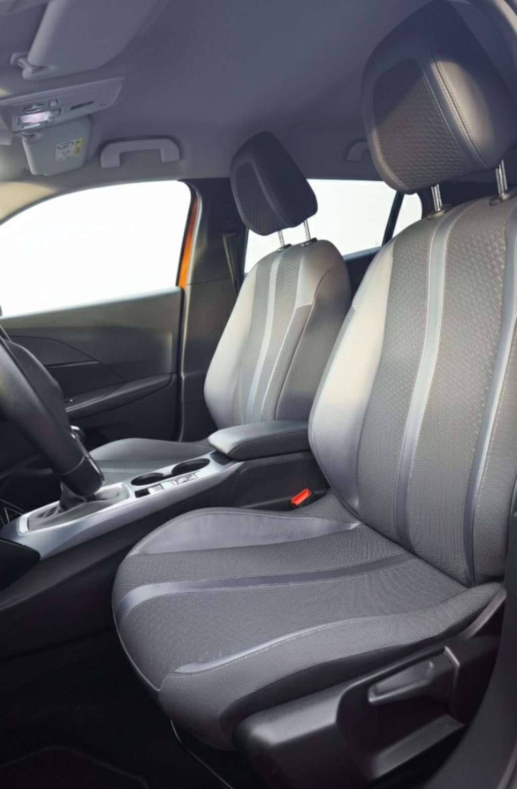 PEUGEOT 2008 PureTech 130 S&S Allure Navi Pack - 11