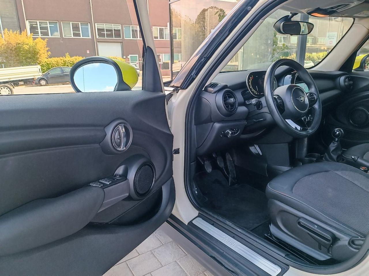 MINI One 1.5 One 75 CV 5 porte - 6