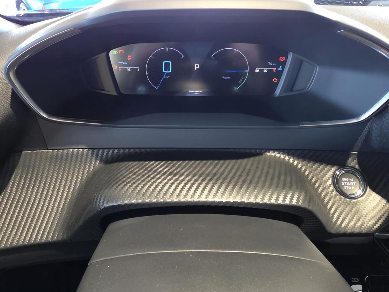 PEUGEOT 2008 Hybrid 136 e-DCS6 Allure - 11