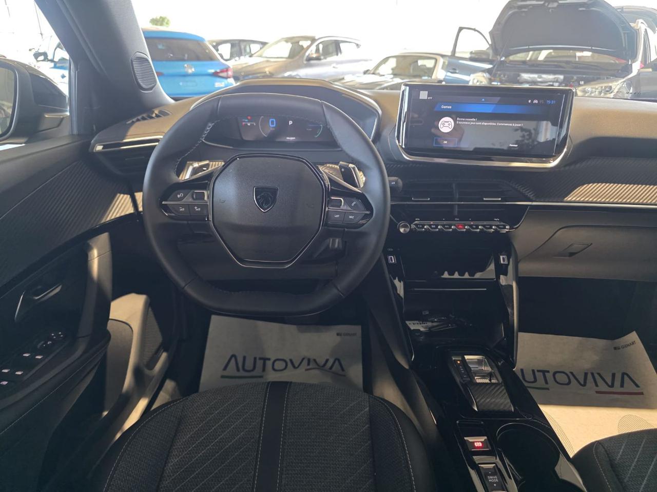 PEUGEOT 2008 Hybrid 136 e-DCS6 Allure - 12