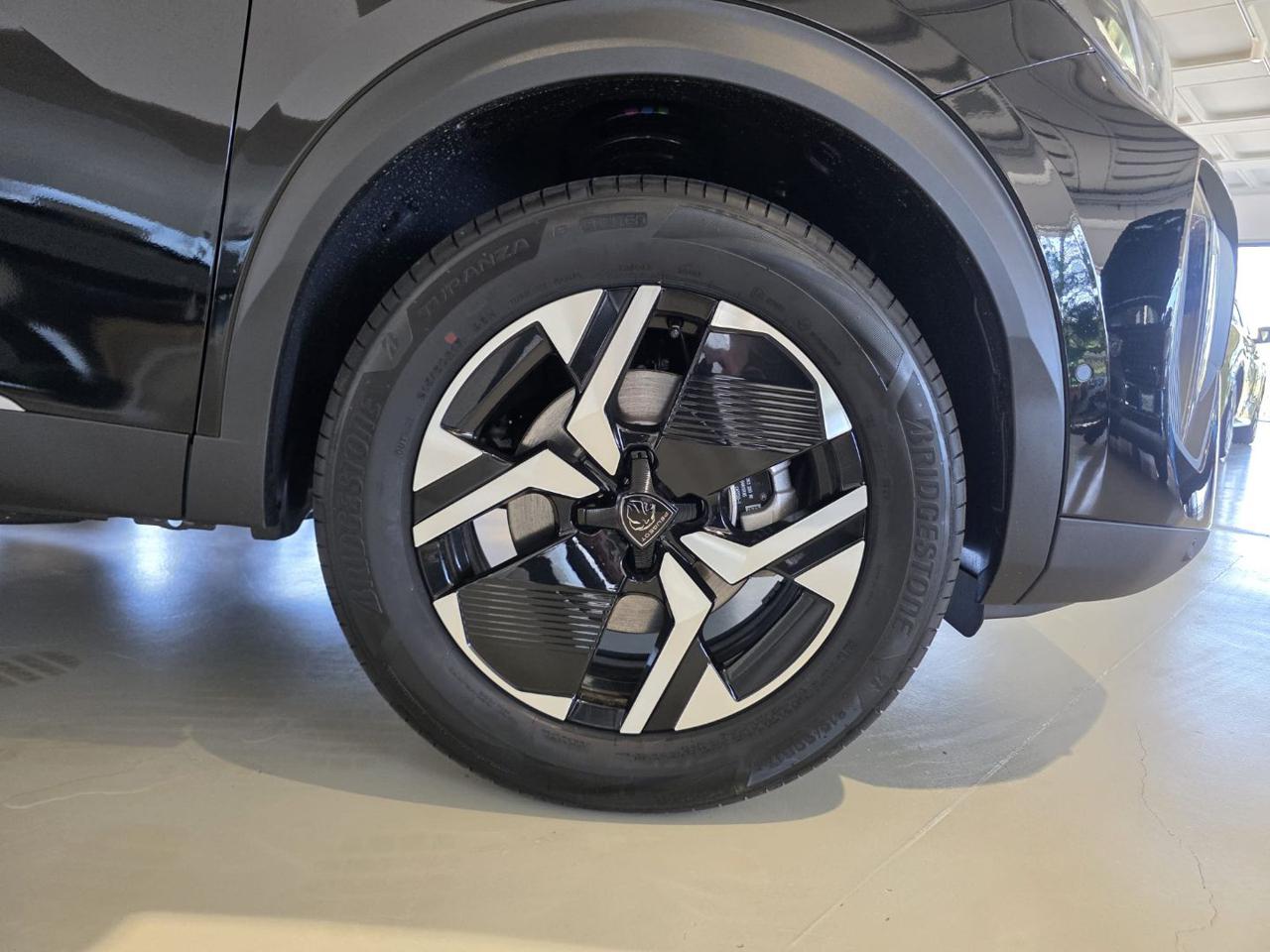 PEUGEOT 2008 Hybrid 136 e-DCS6 Allure - 6