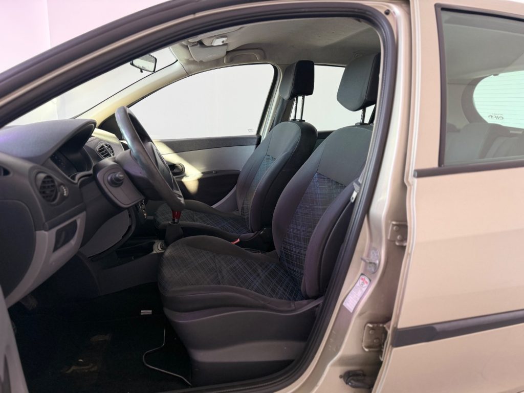 RENAULT Clio 1.2 16V 5 porte Luxe - 15