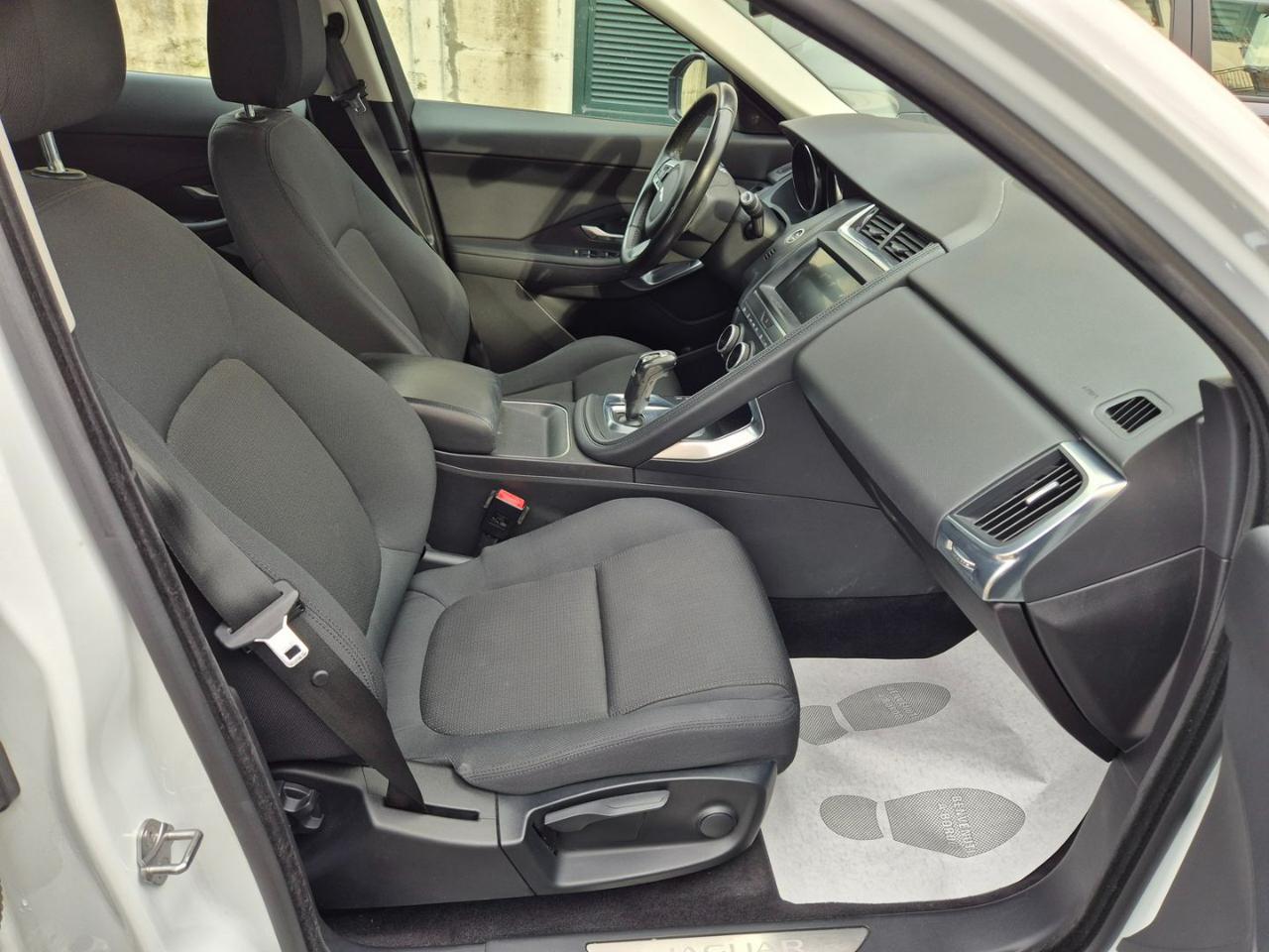 JAGUAR E-Pace 2.0D 150 CV AWD aut. - 14