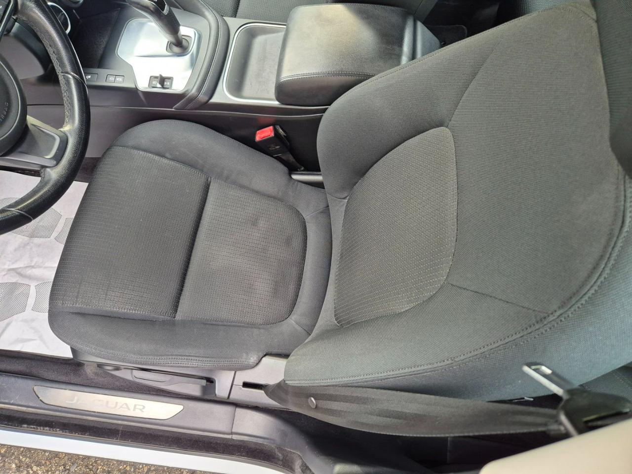 JAGUAR E-Pace 2.0D 150 CV AWD aut. - 11