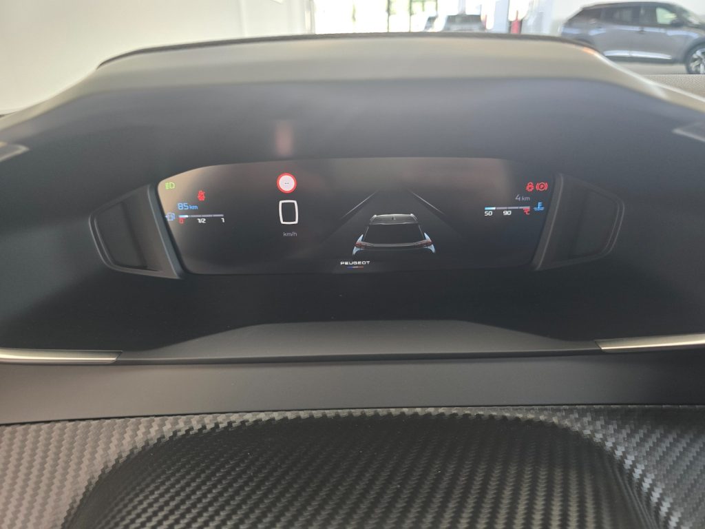 PEUGEOT 2008 PureTech 100 S&S Allure - 11