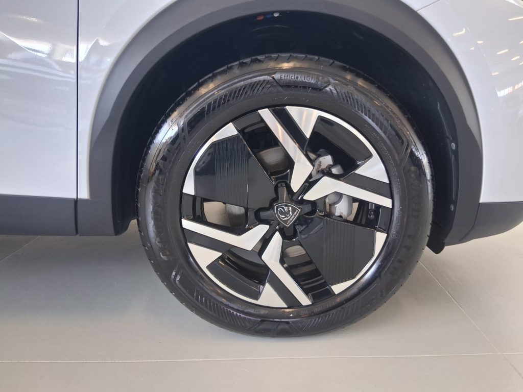 PEUGEOT 2008 PureTech 100 S&S Allure - 24