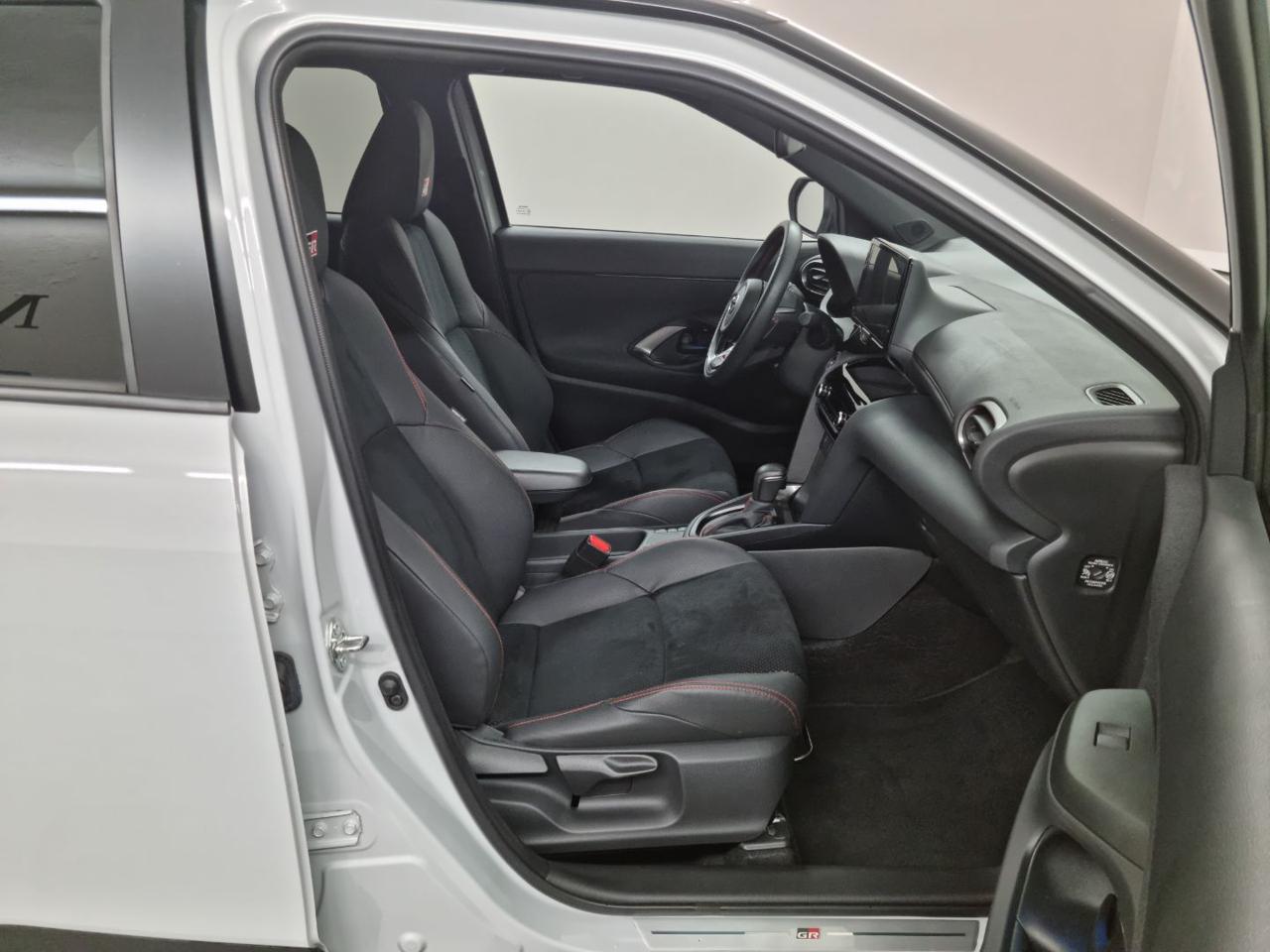 TOYOTA Yaris Cross 1.5 Hybrid 5p. E-CVT GR SPORT - 12