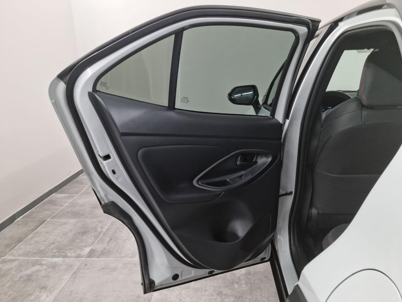 TOYOTA Yaris Cross 1.5 Hybrid 5p. E-CVT GR SPORT - 19