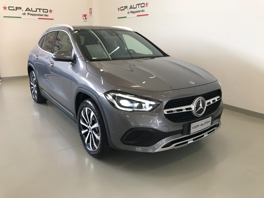 MERCEDES-BENZ GLA 200 d Automatic Sport Plus + Tetto - 3