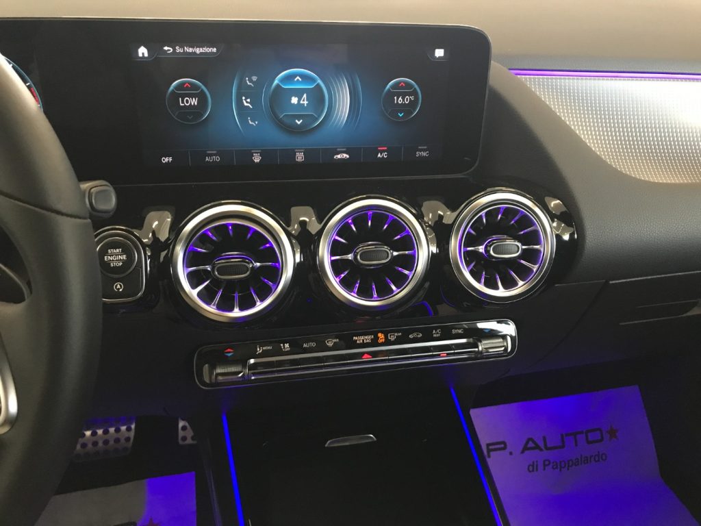 MERCEDES-BENZ GLA 200 d Automatic Sport Plus + Tetto - 17