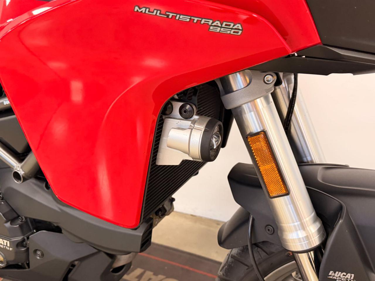 DUCATI Multistrada 950 RED - 5