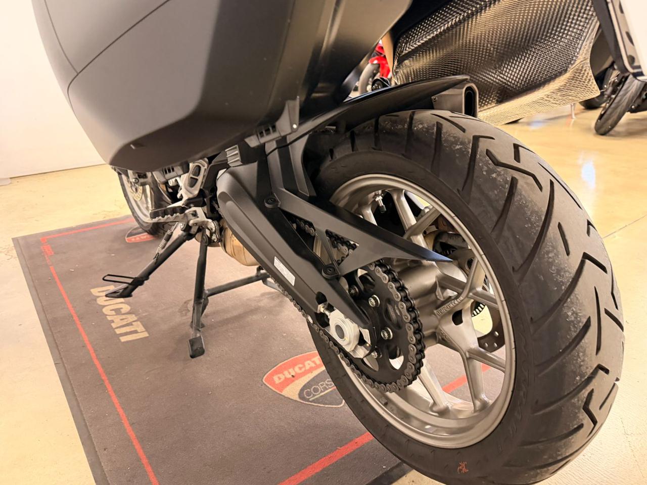 DUCATI Multistrada 950 RED - 9