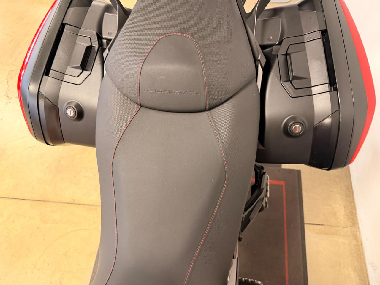 DUCATI Multistrada 950 RED - 11