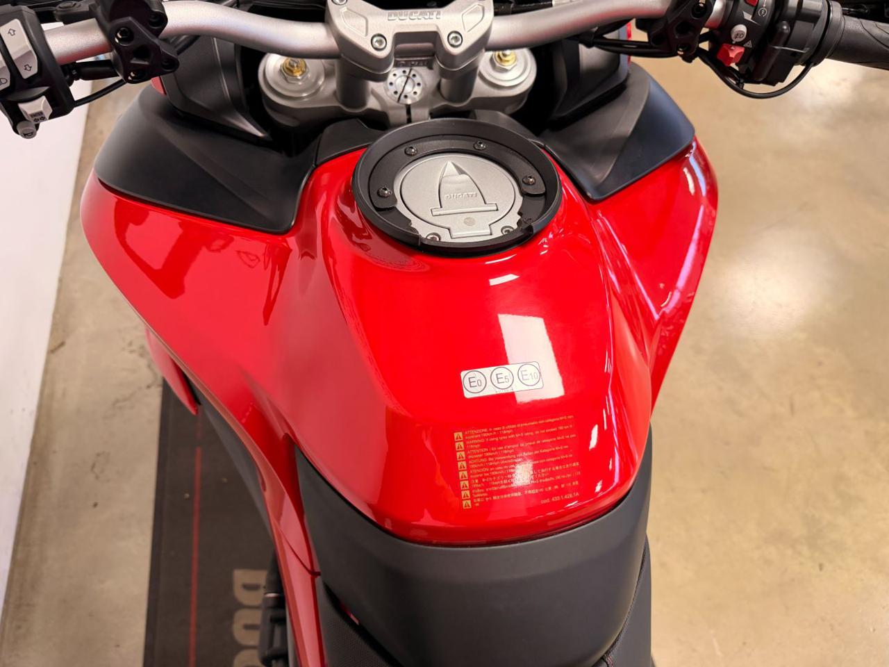 DUCATI Multistrada 950 RED - 12